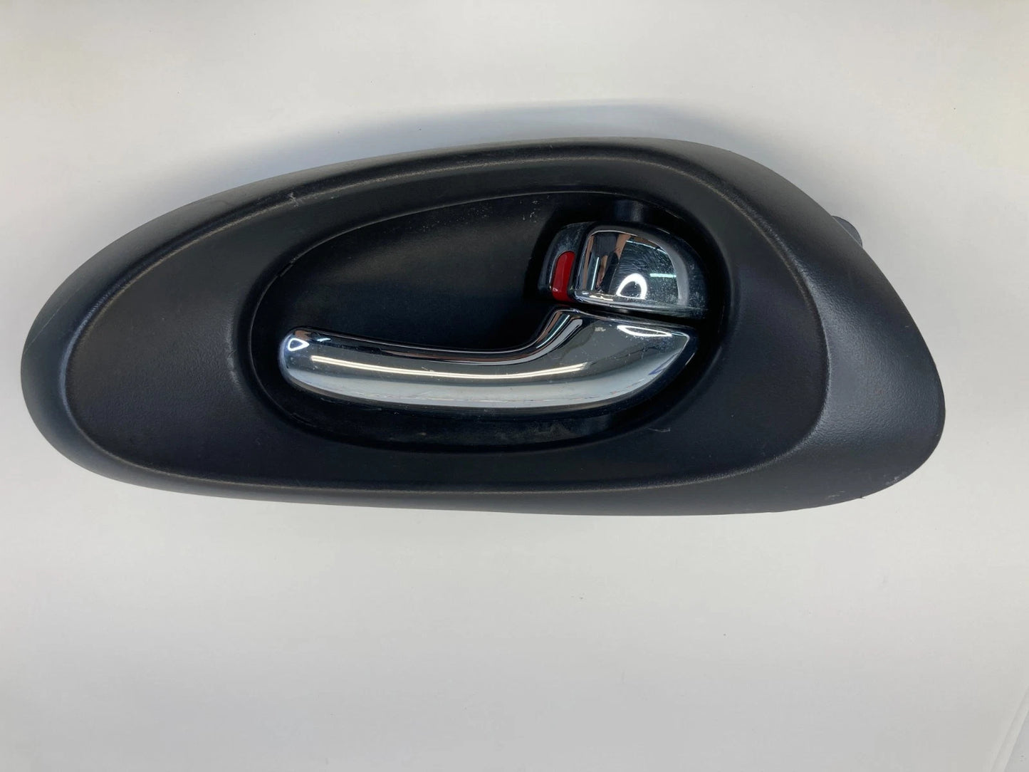 2002-2009 CHEVROLET TRAILBLAZER REAR RIGHT SIDE INTERIOR DOOR HANDLE 15214507
