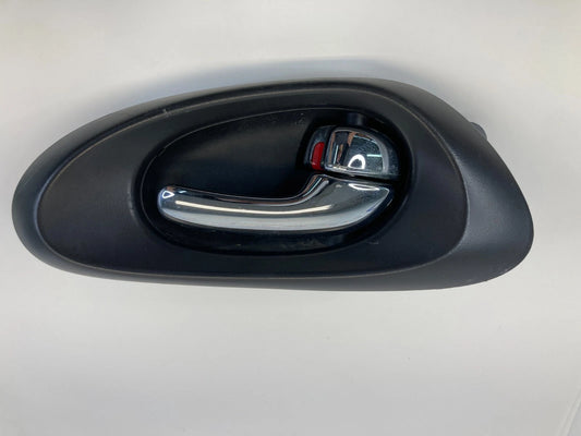 2002-2009 CHEVROLET TRAILBLAZER REAR RIGHT SIDE INTERIOR DOOR HANDLE 15214507