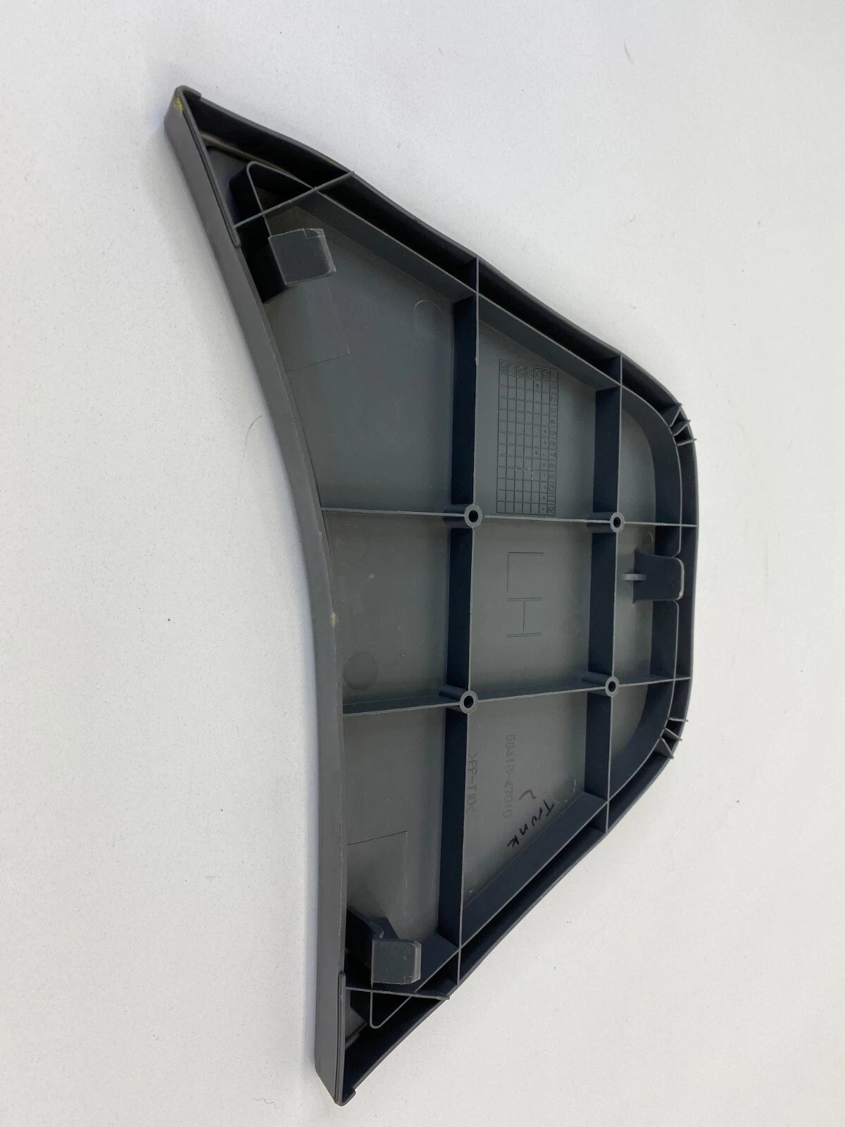 04-09 TOYOTA PRIUS LEFT SIDE TRUNK FLOOR LID CAP COVER TRIM PANEL 58418-47010