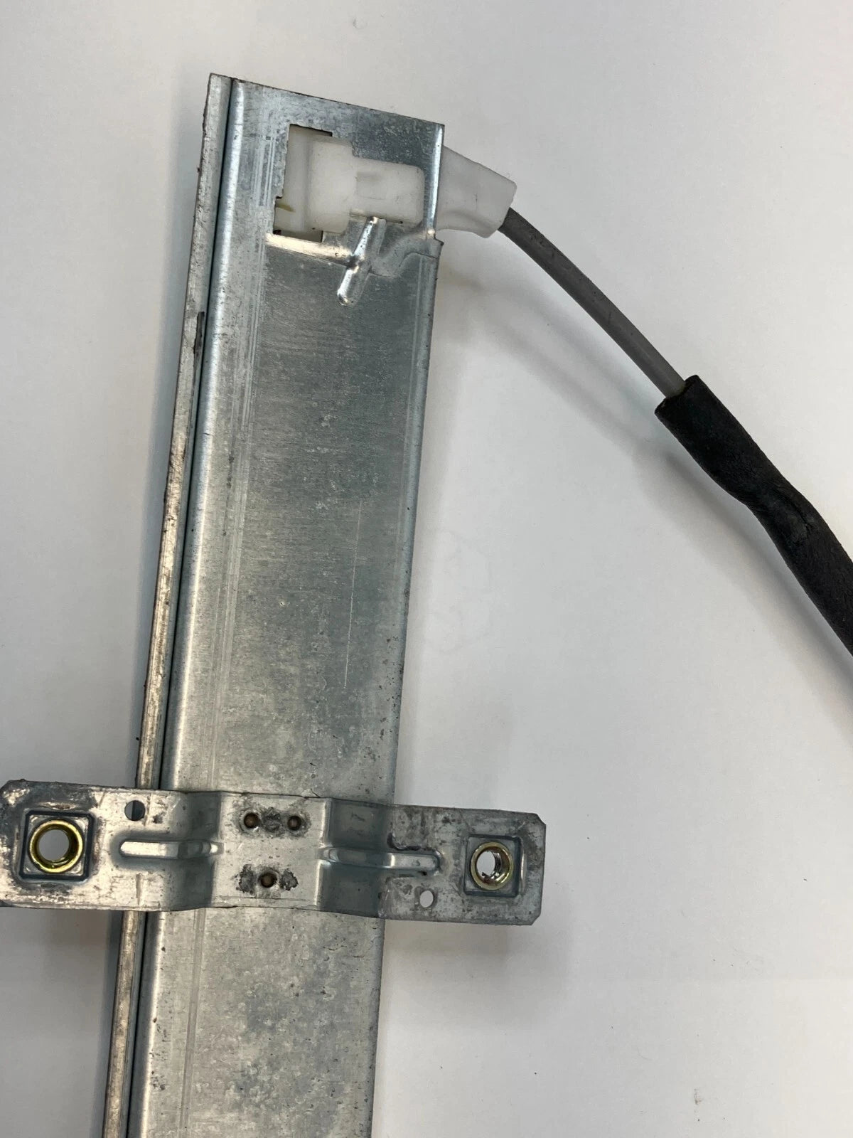 2001-2006 SUZUKI GRAND VITARA FRONT LEFT WINDOW REGULATOR W/ MOTOR 83460-65D00