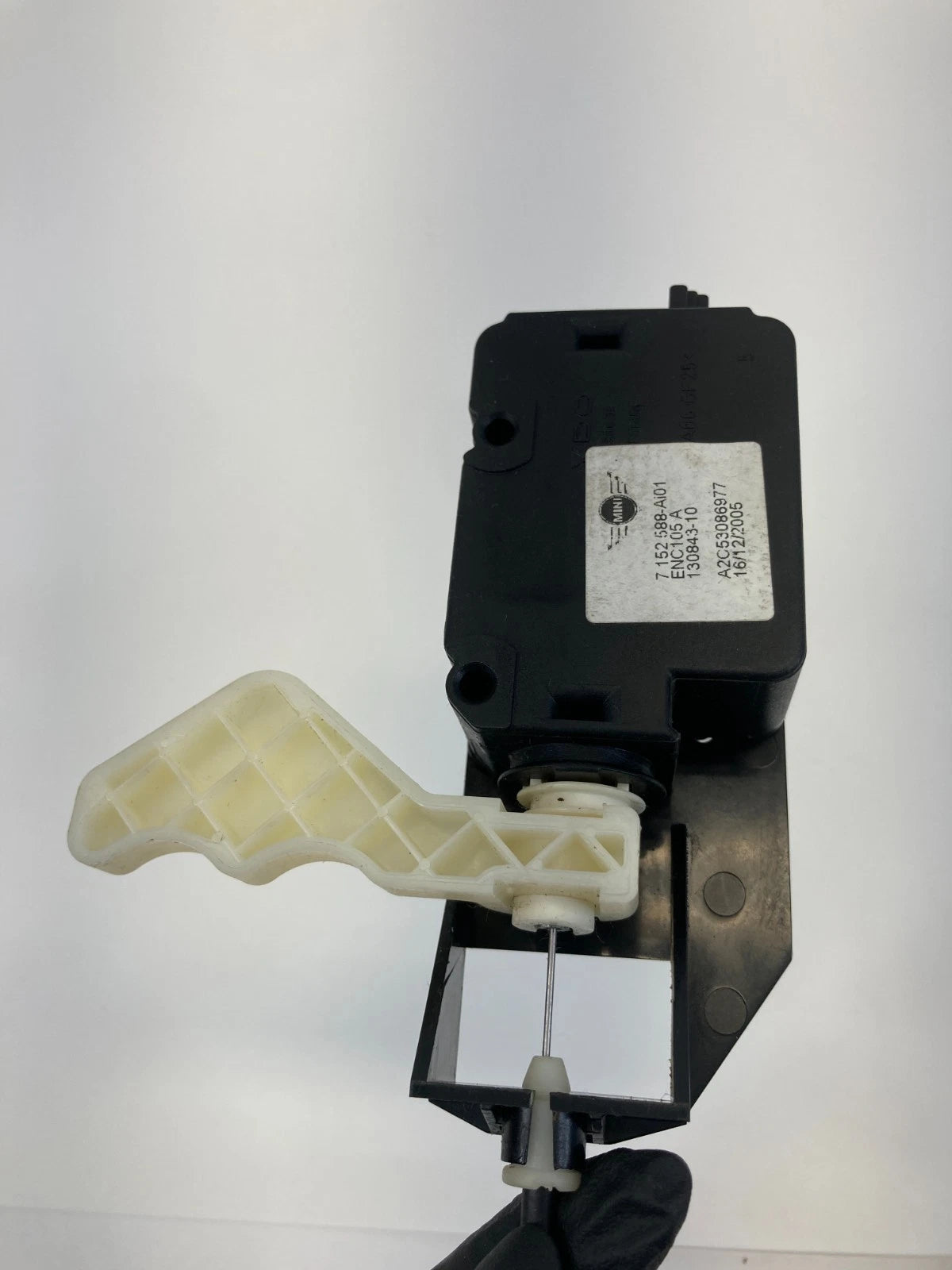 04-06 MINI COOPER FUEL DOOR FLAP RELEASE LOCK ACTUATOR MOTOR OEM FACTORY 7152588