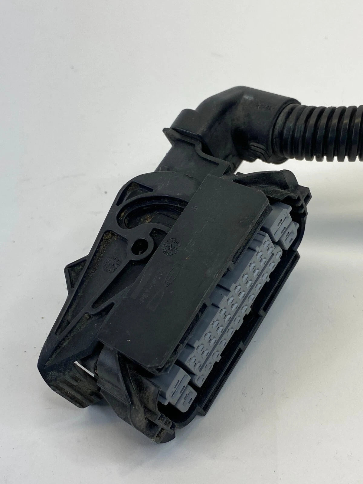 12-19 Fiat 500 FWD 1.4L L4 A/T ABS Anti Lock Brake Pump Plug Relay Connector OEM