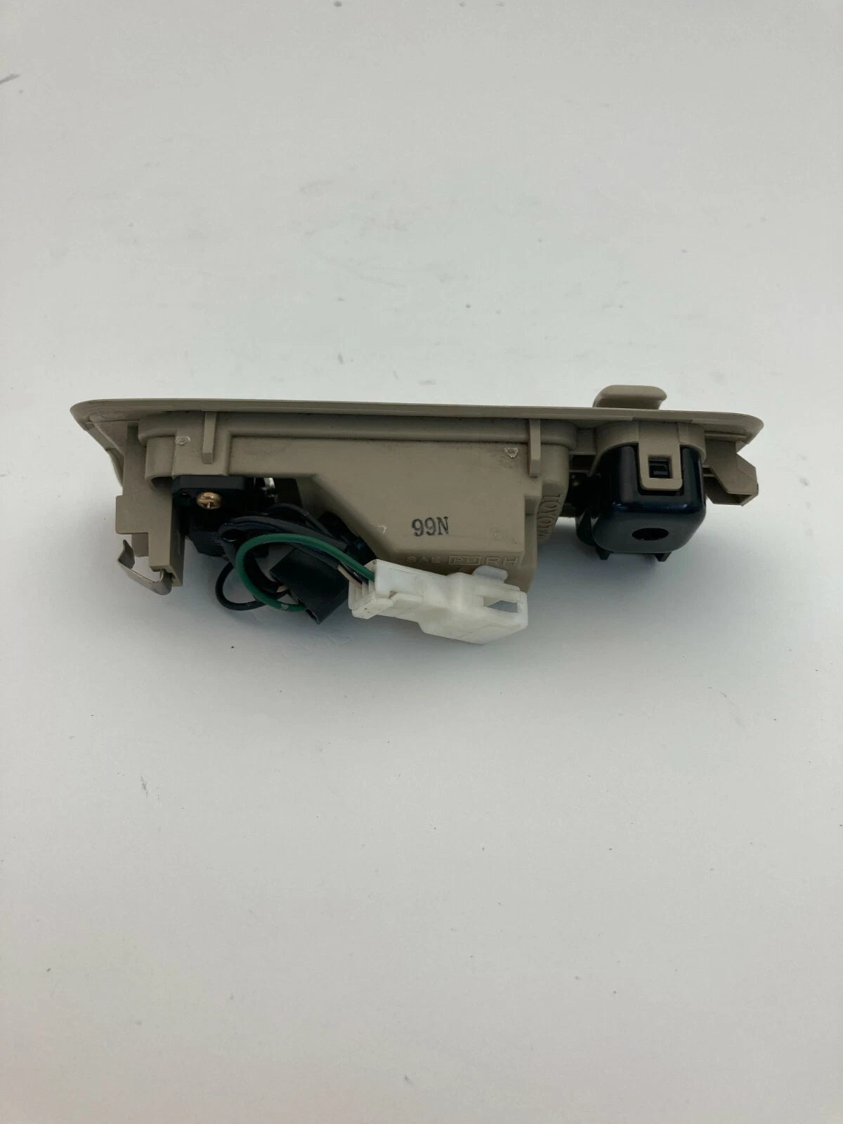 98-05 LEXUS GS300 98-00 GS400 REAR RIGHT SIDE OVERHEAD DOME LAMP OEM