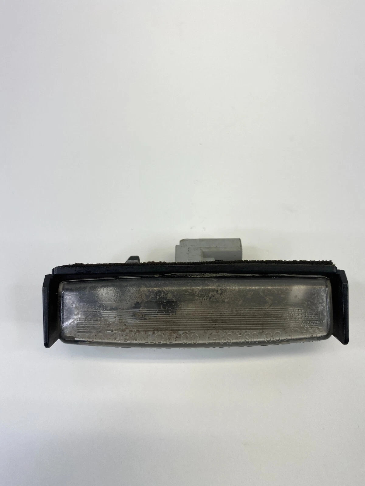 2004-2010 TOYOTA SIENNA REAR HATCH TAILGATE LICENSE PLATE LIGHT LAMP OEM