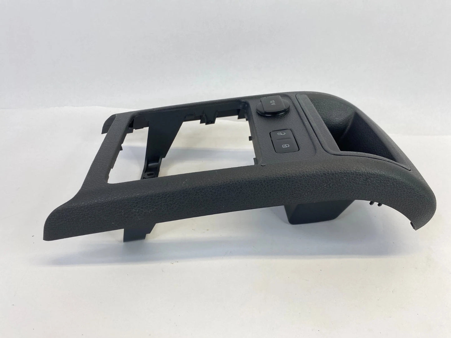 2011-2018 VOLKSWAGEN JETTA SEDAN REAR CENTER CONSOLE TRIM BEZEL 5C6864298 OEM