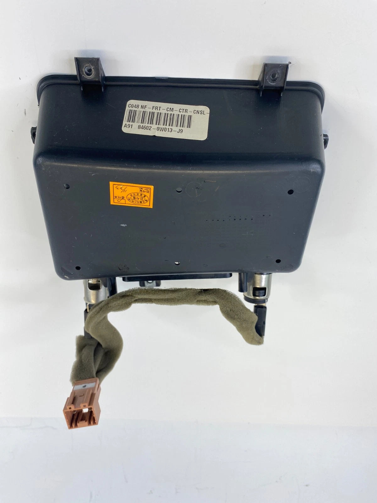 07 08 09 HYUNDAI SANTA FE CENTER CONSOLE POWER OUTLET ASHTRAY 84691-2B002 OEM