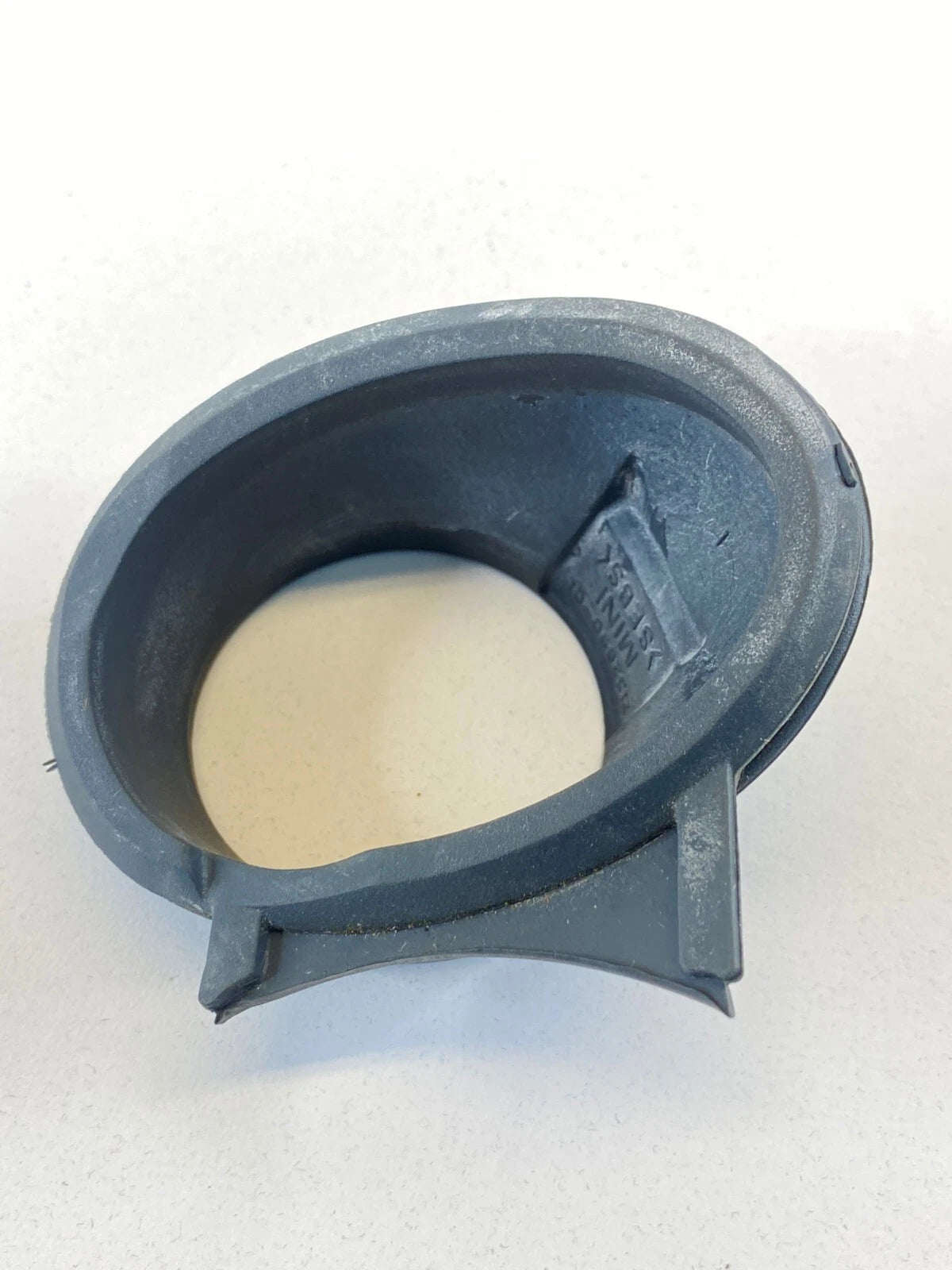 2004-2008 MINI COOPER HATCHBACK 2-DR IGNITION SWITCH LOCK BEZEL COVER 7152690-01
