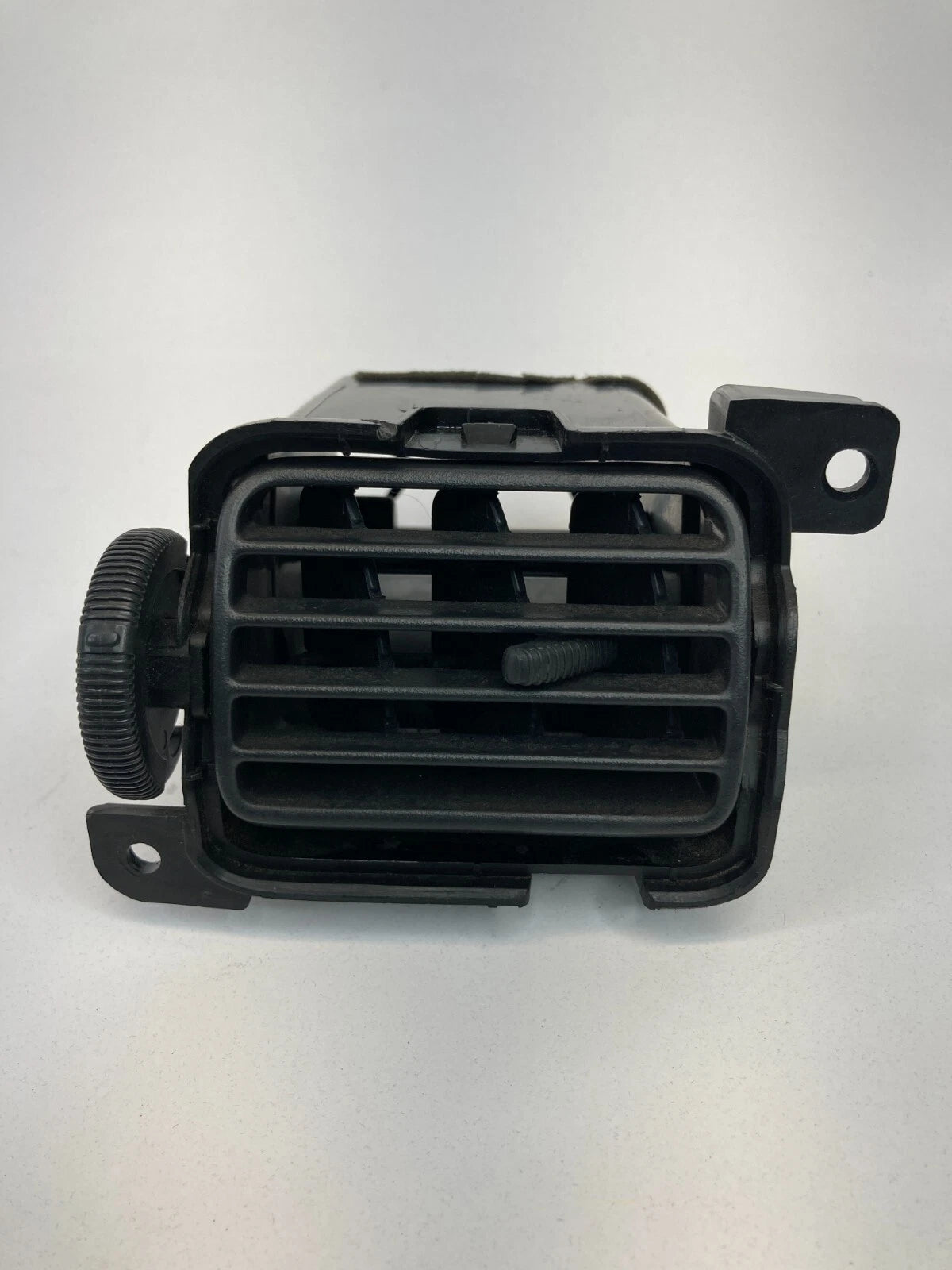 1998-2001 NISSAN ALTIMA DASH LEFT DRIVER SIDE OUTER A/C AIR VENT GRILLE OUTLET