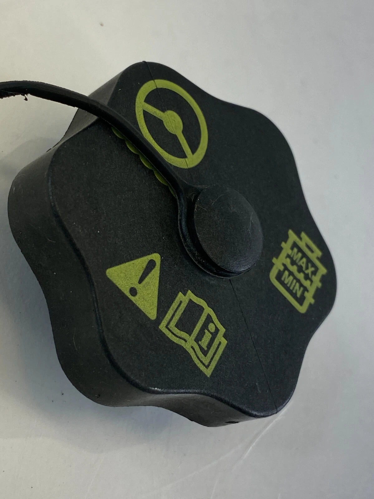 2001-2007 FORD ESCAPE POWER STEERING FLUID RESERVOIR BOTTLE TANK COVER CAP LID