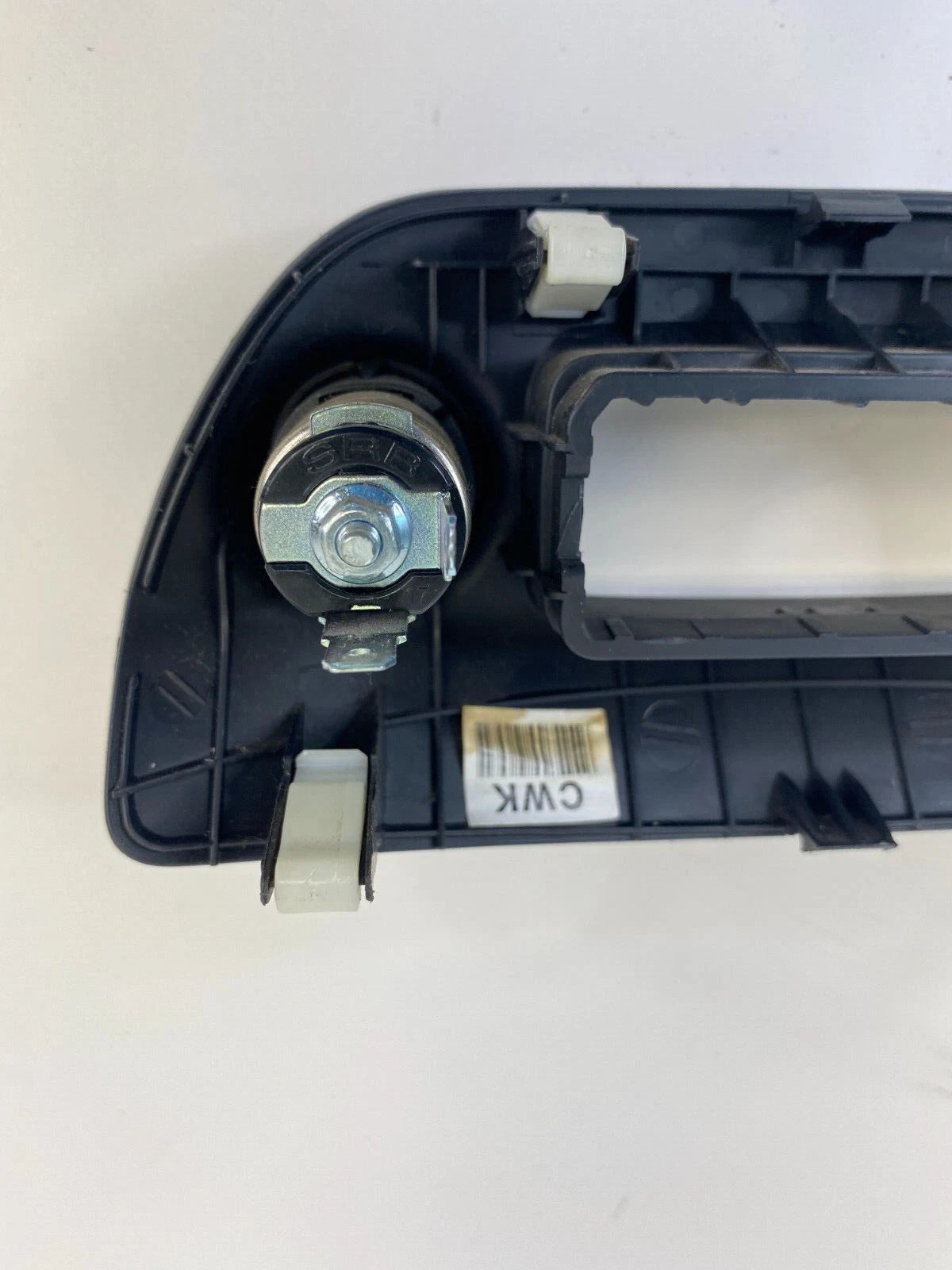 10-13 KIA SOUL CENTER CONSOLE LOWER DASH POWER OUTLET HOUSING W TRIM 84746-2K200