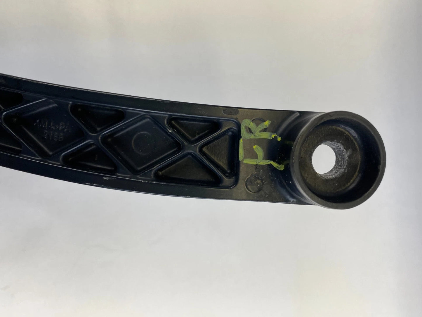 2011-2015 KIA SORENTO FRONT WINDSHIELD LEFT & RIGHT WIPER ARM PAIR SET OEM