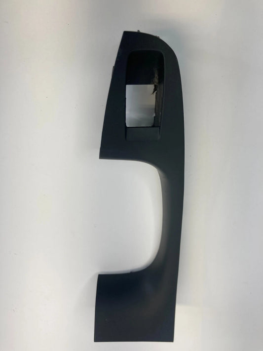 11 12 VOLKSWAGEN JETTA REAR LEFT DOOR PULL HANDLE WINDOW SWITCH BEZEL 5C6867255