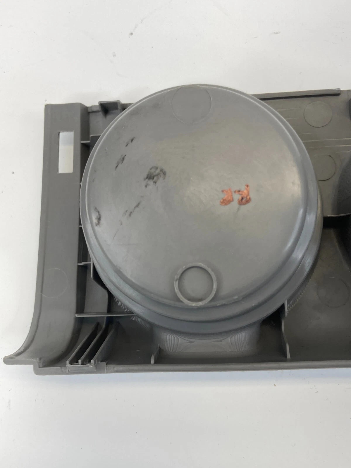 04-10 TOYOTA SIENNA REAR RIGHT SIDE 3RD ROW PANEL DUAL CUP HOLDER 64745-AE010