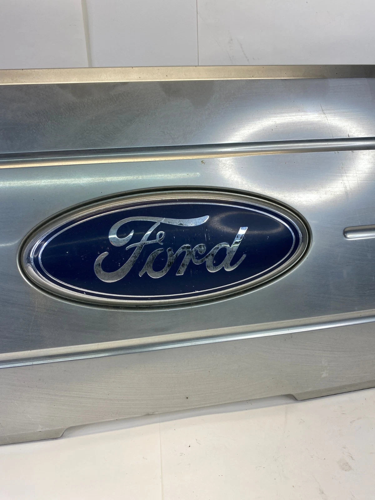 2009-2012 FORD FLEX TRUNK LID HATCH MOLDING TRIM PANEL 8A83-74402A30 OEM