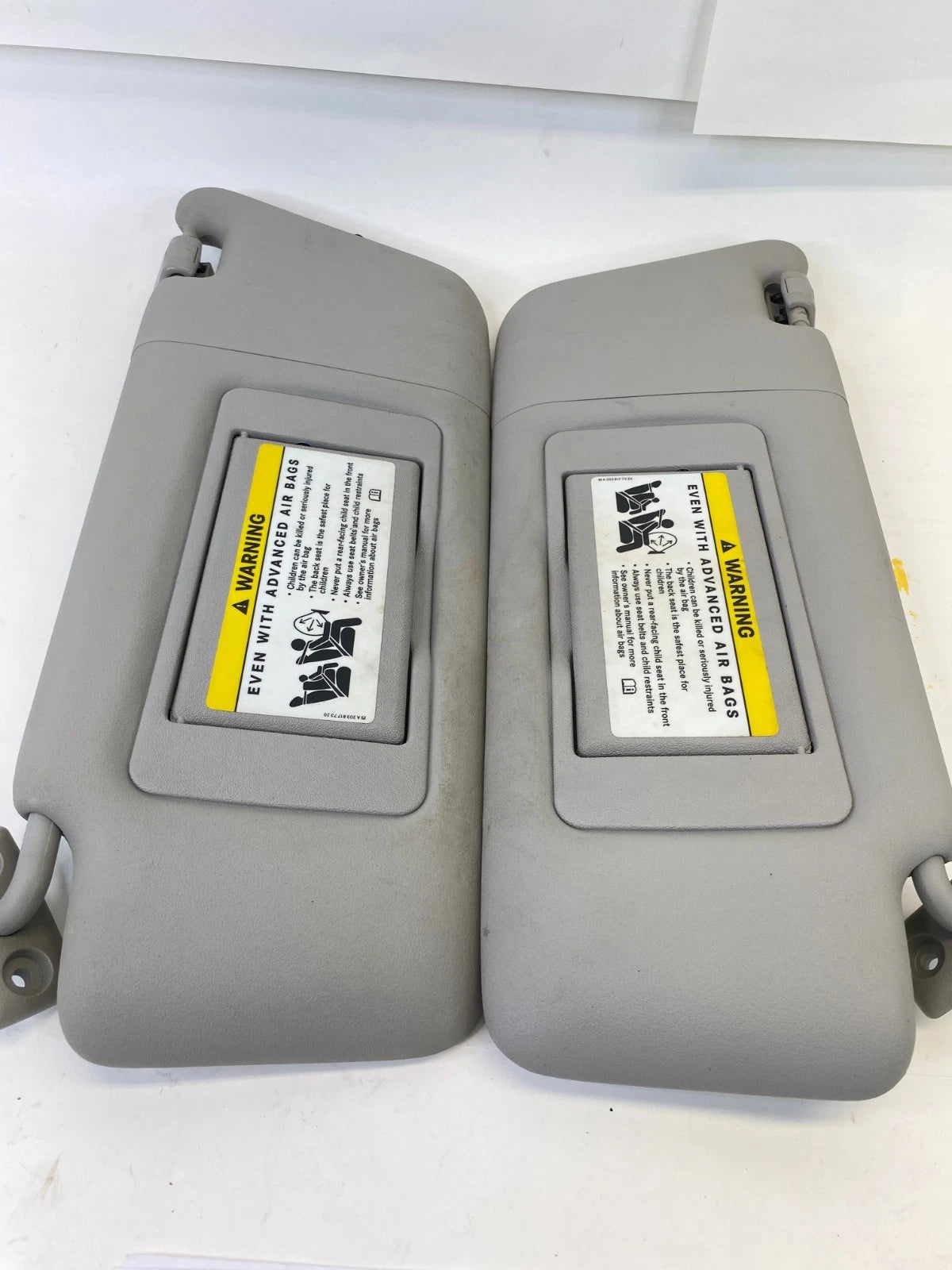 2001-2005 MERCEDES-BENZ C240 4MATIC SUNVISORS PAIR SET LEFT RIGHT GRAY OEM