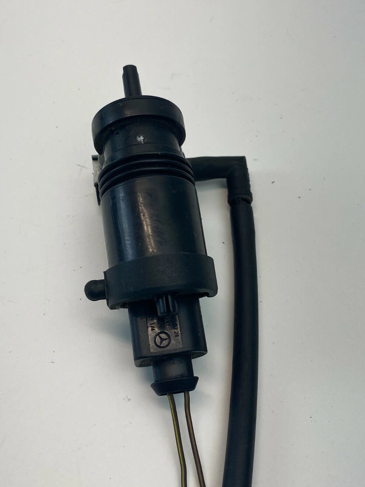 2007-2017 JEEP COMPASS 2.4L L4 WINDSHIELD WIPER WASHER PUMP 05152075AA OEM