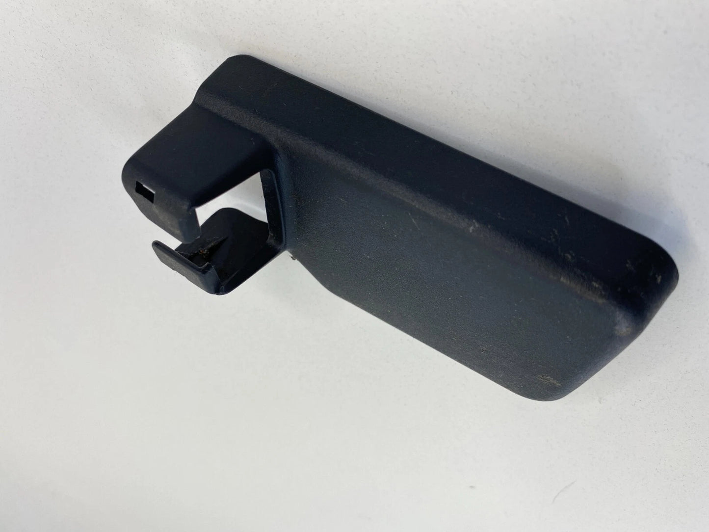 2008-2017 MITSUBISHI LANCER FRONT RIGHT SEAT TRACK END COVER UNIT OEM 6977A395