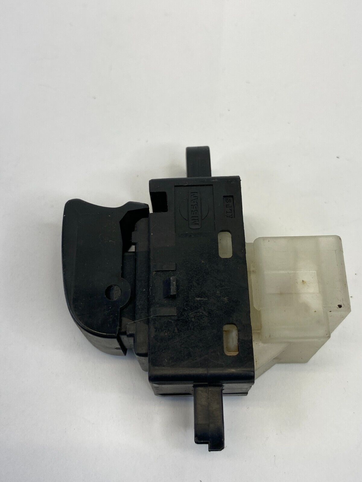 00-06 Nissan Sentra Rear Left Driver Door Window Button Switch 25411-5M000 OEM