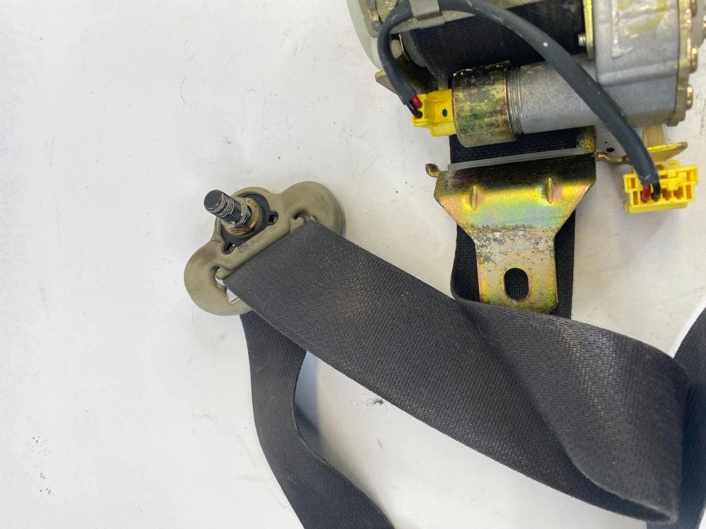 2003-2006 HONDA ACCORD SEDAN FRONT LEFT DRIVER SEAT BELT RETRACTOR BLACK OEM