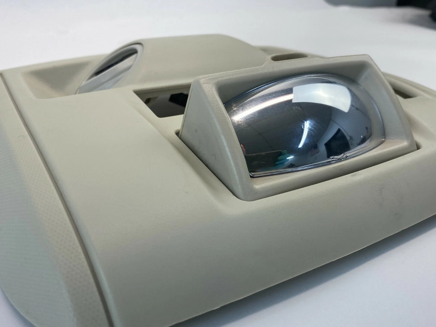 2009-2014 VOLKSWAGEN ROUTAN OVERHEAD CONSOLE DOME MAP LIGHT READING LAMP OEM
