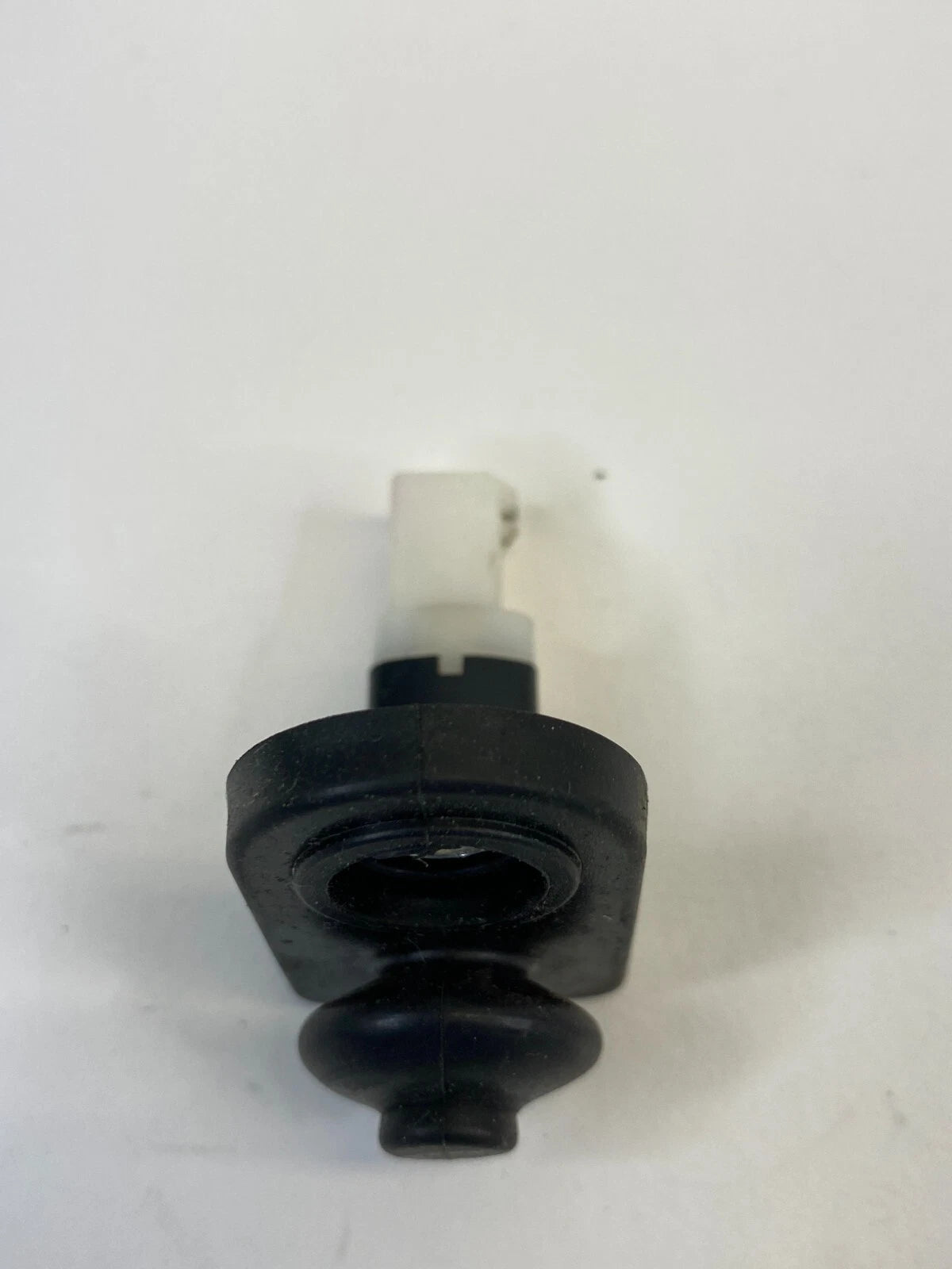 2007-2015 HYUNDAI SONATA SEDAN REAR RIGHT SIDE DOOR JAMB AJAR SWITCH SENSOR OEM