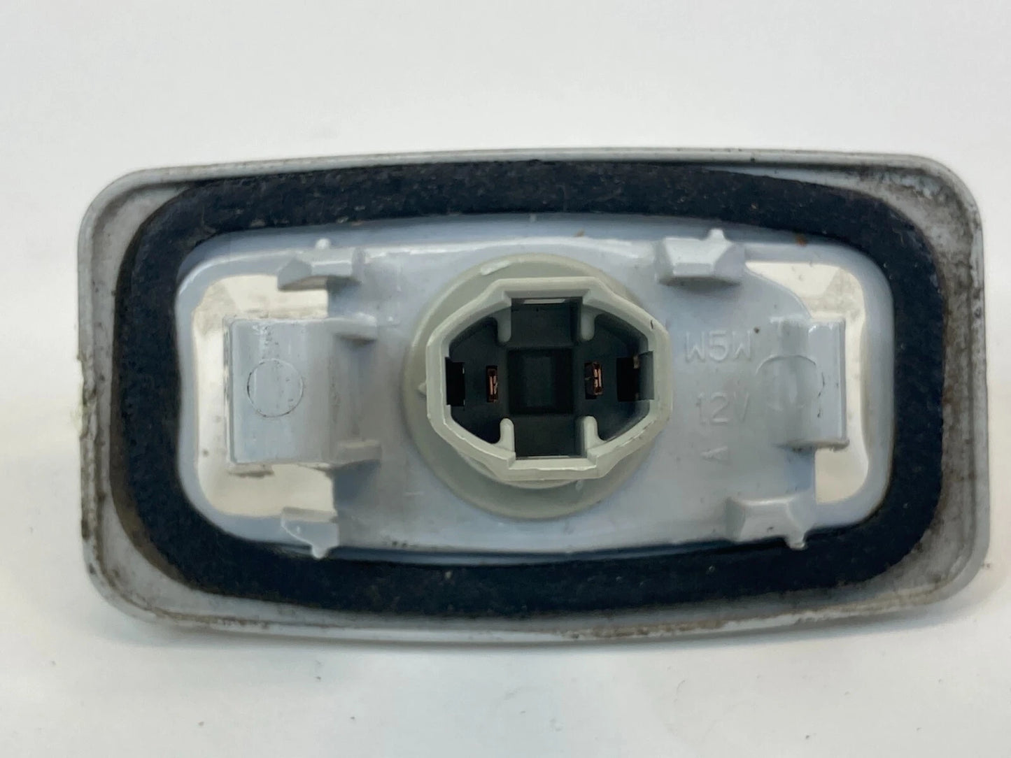 2003 04 05 06 07 2008 TOYOTA COROLLA REAR BACK LICENSE PLATE LIGHT LAMP OEM