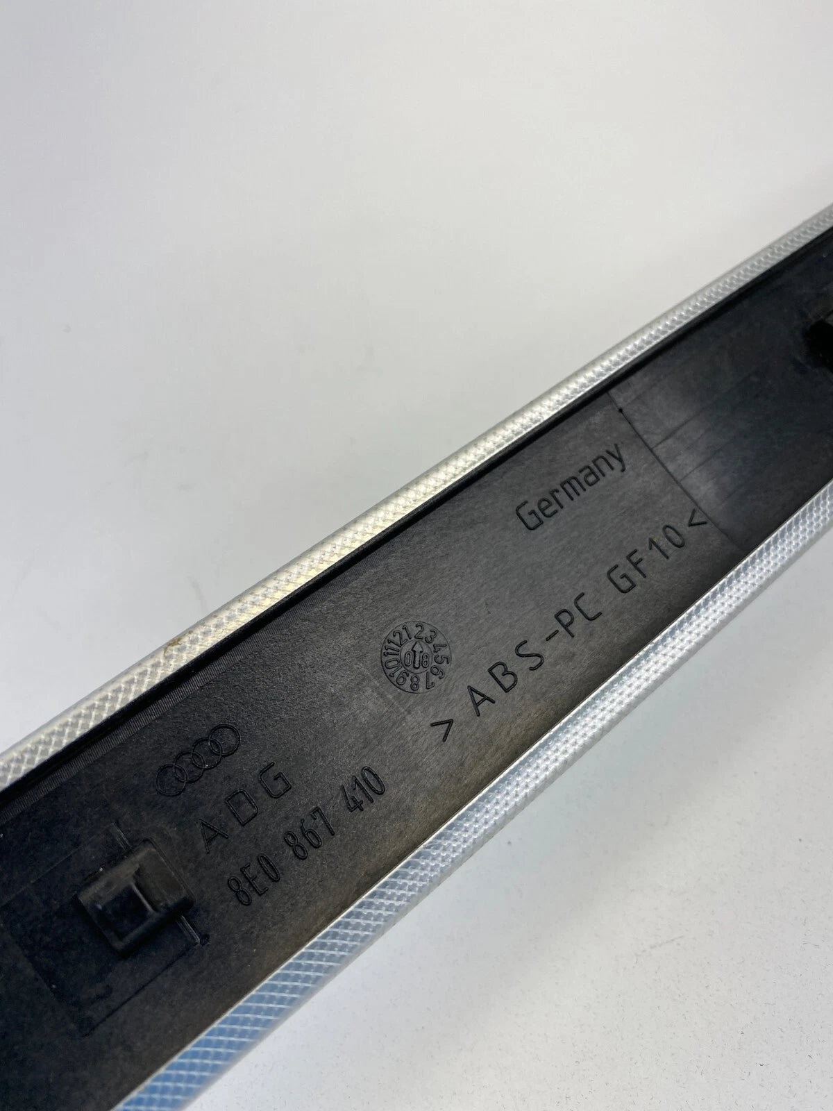 2006-2008 AUDI A4 QUATTRO 06-08 S4 FRONT RIGHT DOOR PANEL MOLDING TRIM OEM