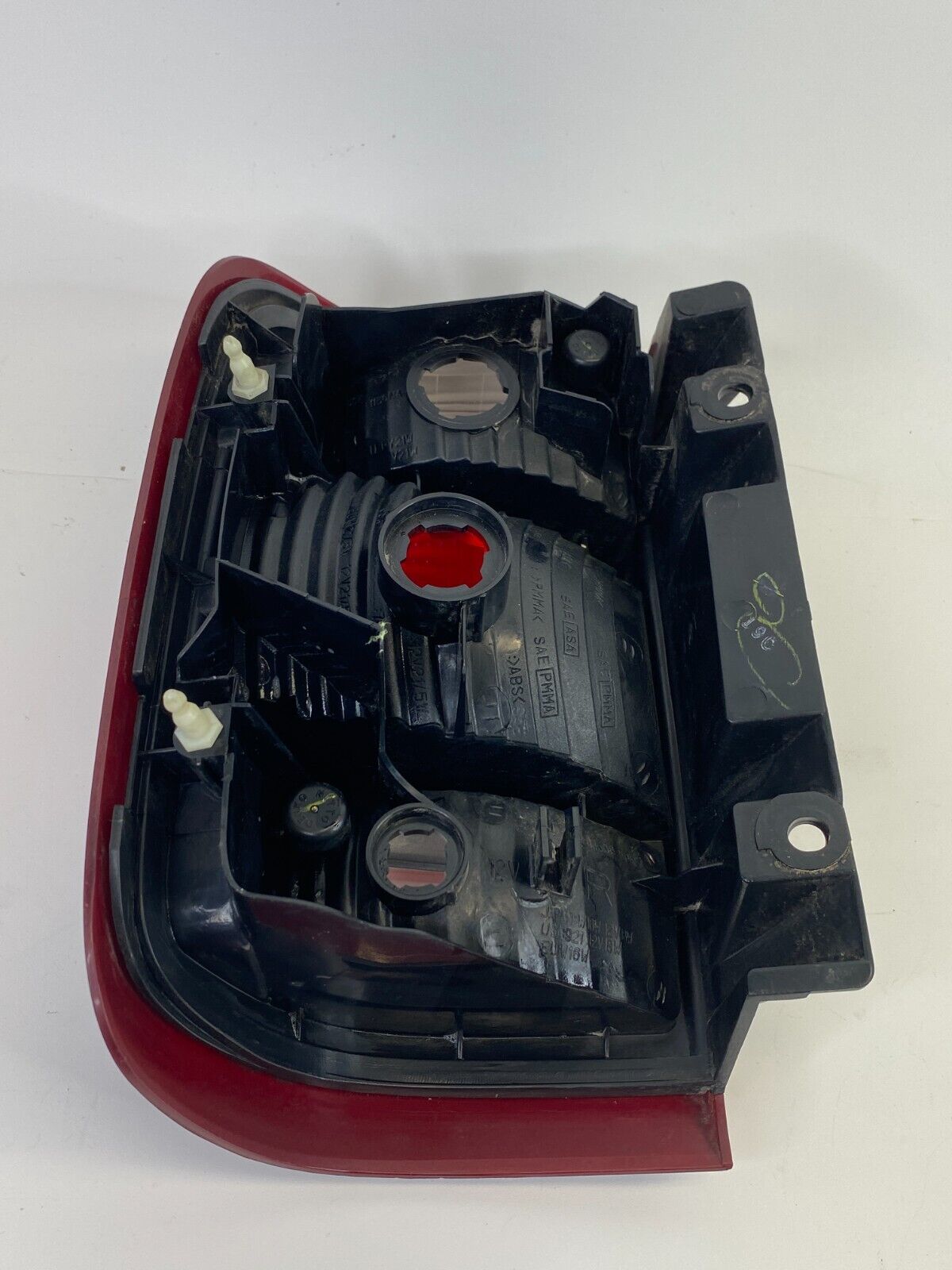 1999-2004 Nissan Pathfinder Rear Right Passenger Side Tail Light Taillight Lamp