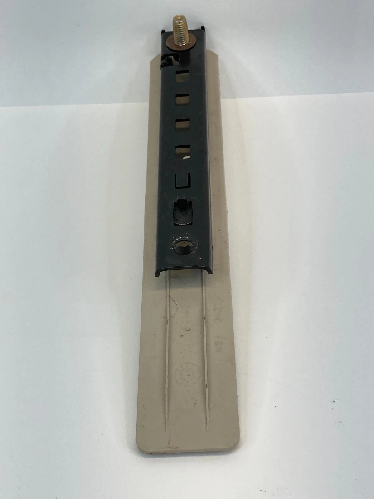 03-06 FORD EXPEDITION FRONT RIGHT SIDE SEAT BELT HEIGHT ADJUSTER F331100C OEM