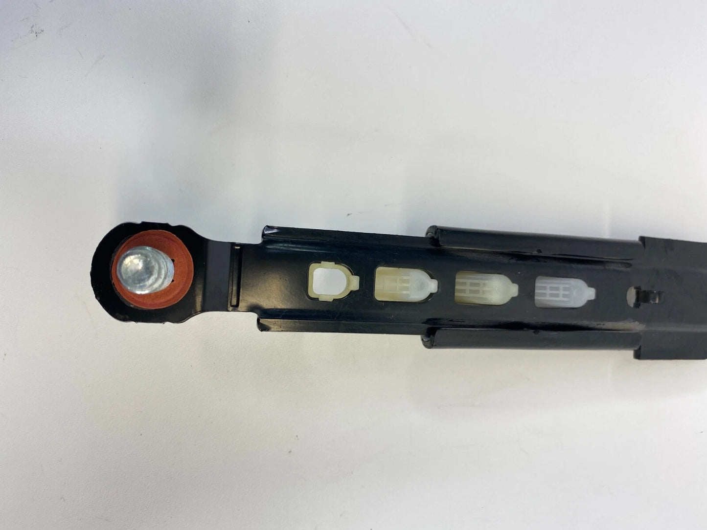 2012-2017 HYUNDAI ACCENT FRONT LEFT OR RIGHT SIDE SEAT BELT HEIGHT ADJUSTER OEM