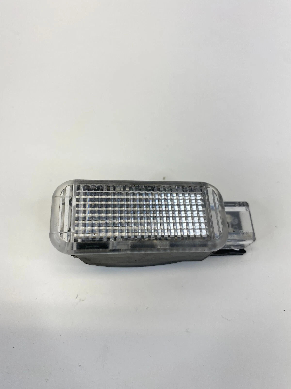 2003-2016 AUDI A4 QUATTRO FR LEFT INNER DOOR COURTESY LIGHT LAMP 4B0947415A OEM