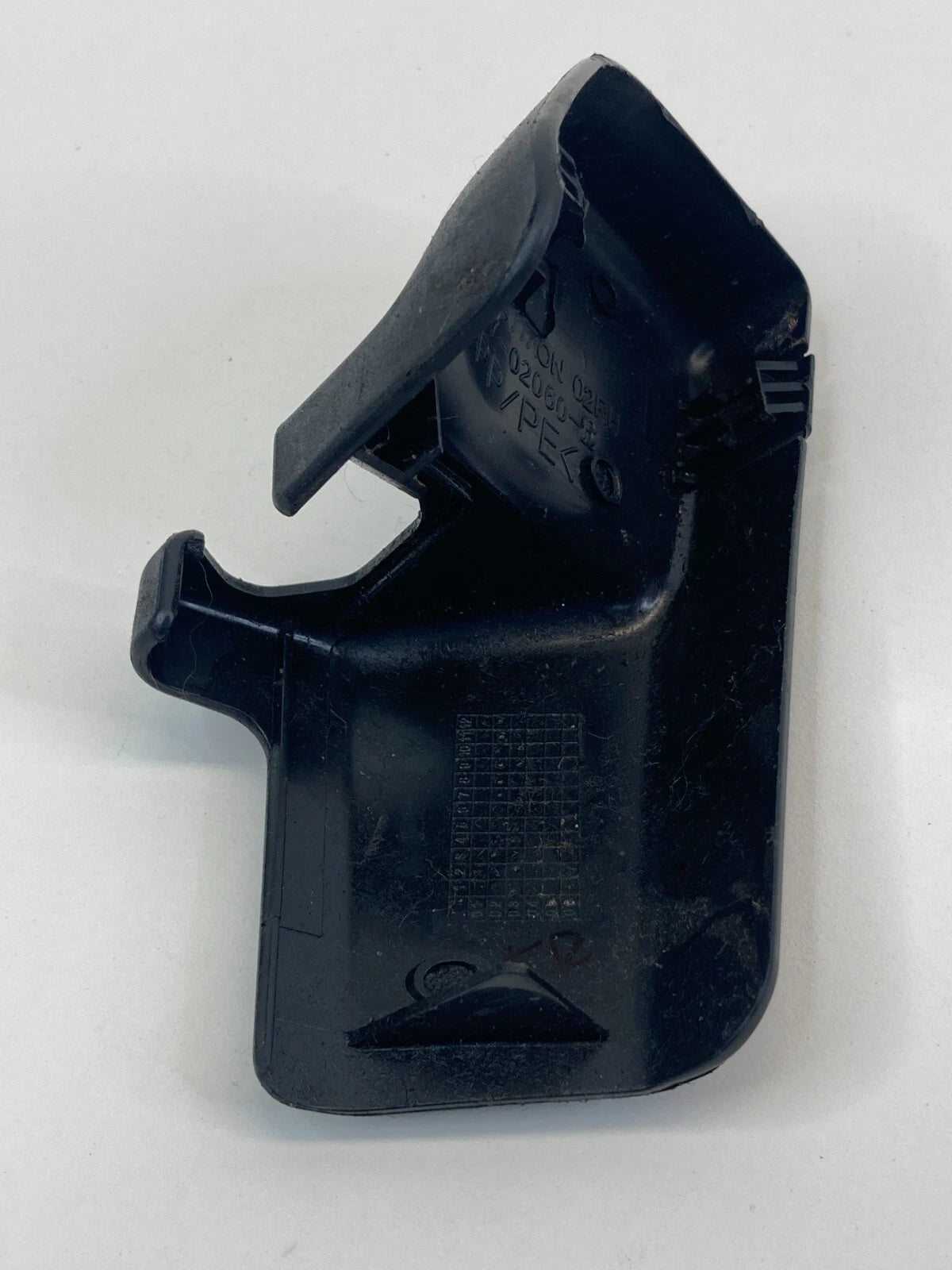 03-08 TOYOTA COROLLA FRONT RIGHT SEAT TRACK END COVER TRIM 72157-02060-B OEM