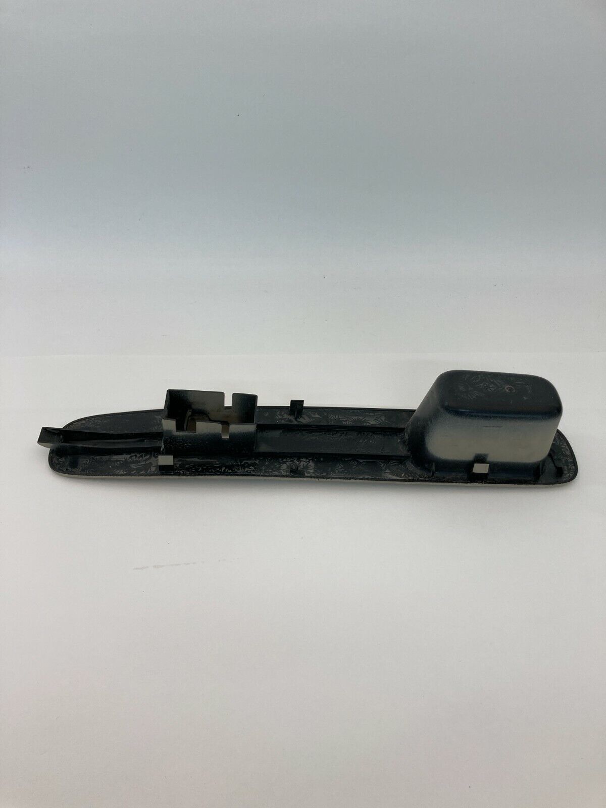 2000-2004 Toyota Avalon Rear Left Side Door Power Window Switch Bezel Assembly