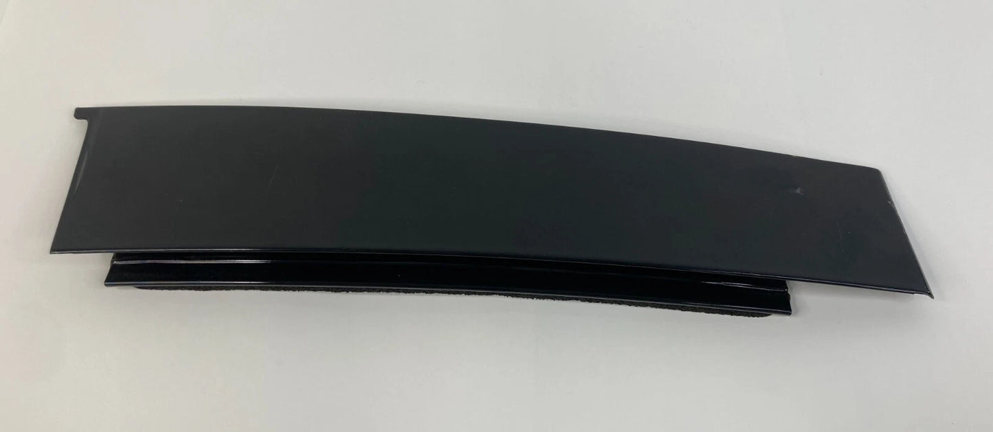 11-17 BUICK REGAL REAR LEFT SIDE DOOR B-PILLAR EXTERIOR MOLDING TRIM 315433078