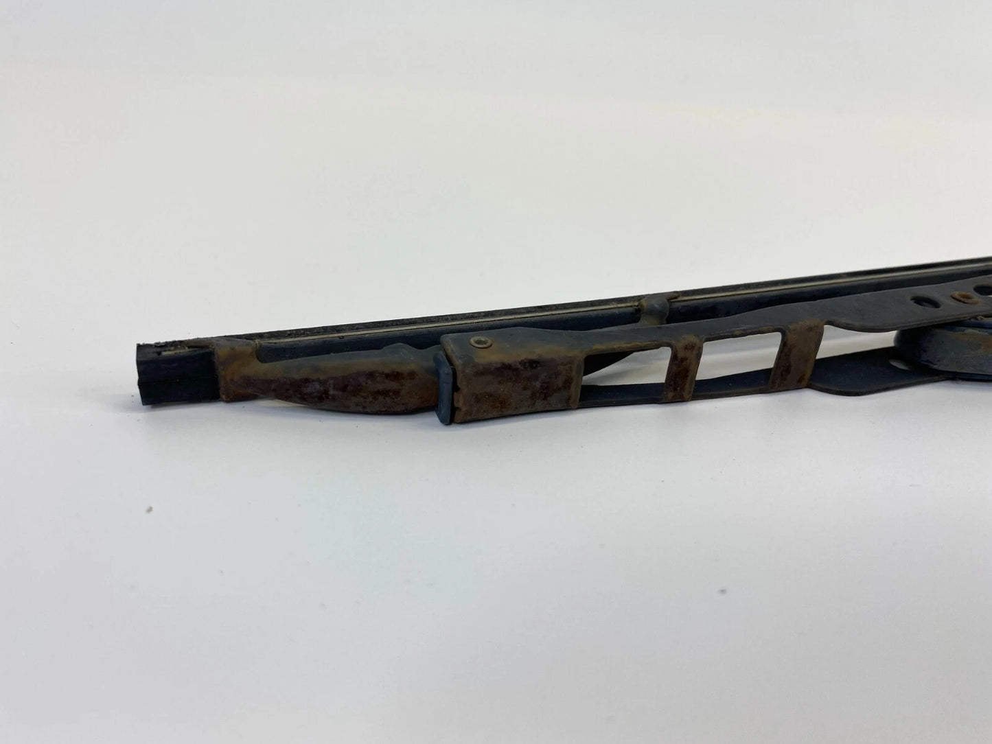 2007-2012 DODGE CALIBER REAR WINDSHIELD WIPER ARM & BLADE ASSY 05303787AD OEM