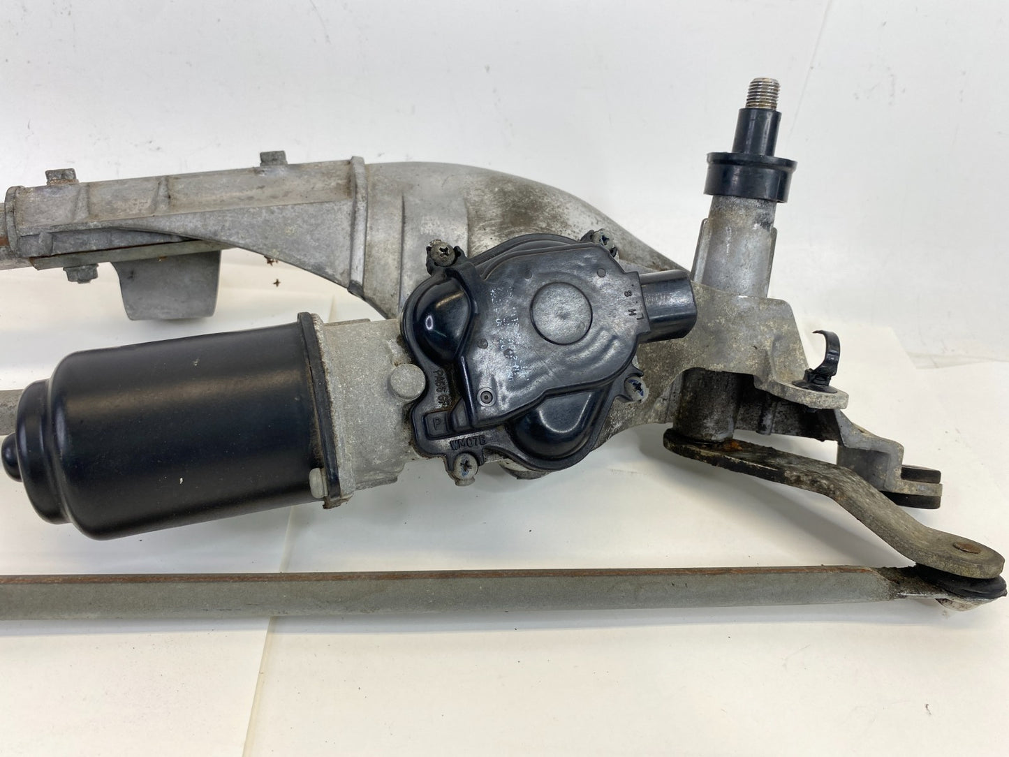 2005 2006 2007 Honda Odyssey Front Windshield Wiper Motor w/ Linkage OEM