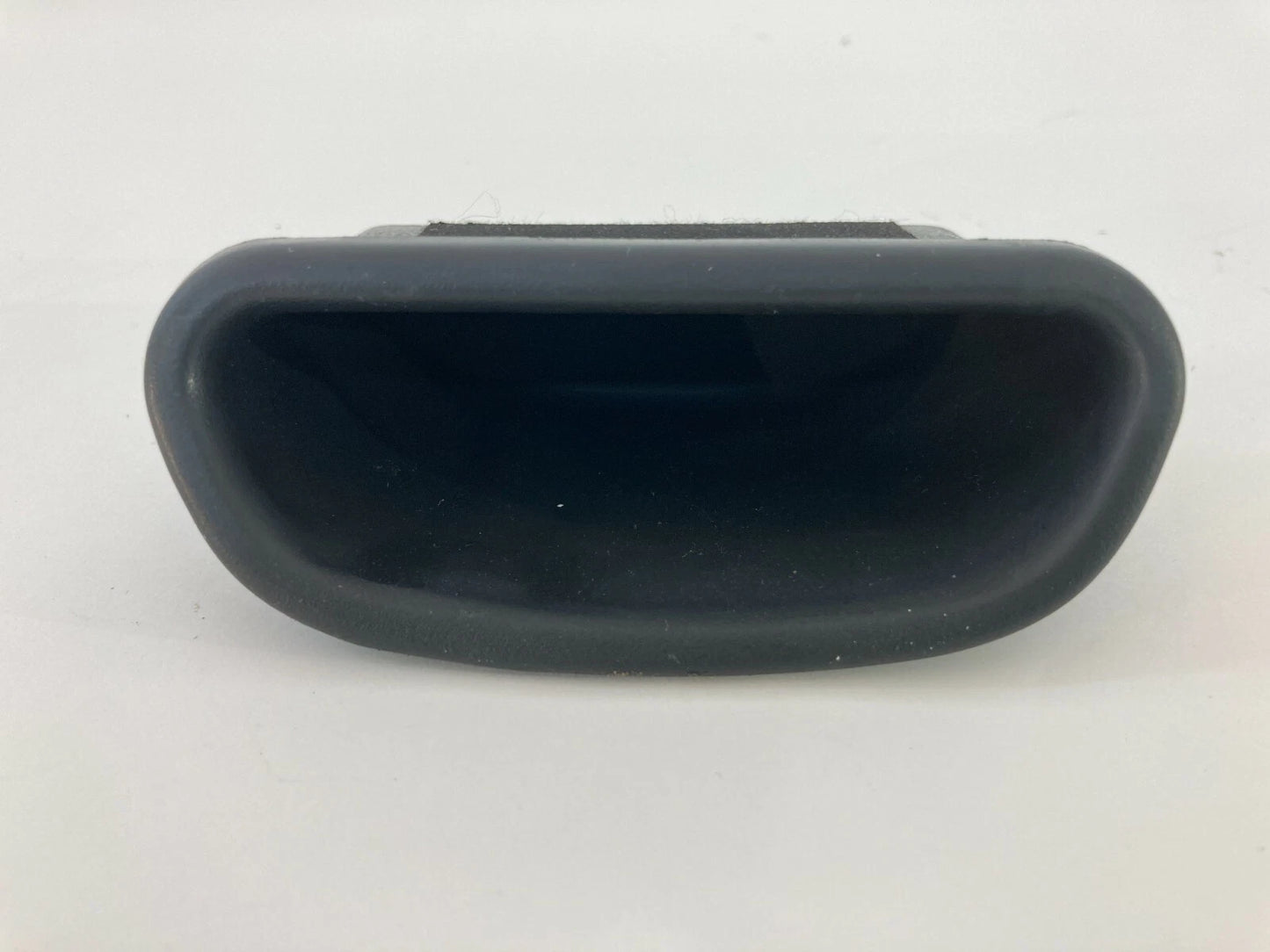 2006 - 2011 HYUNDAI ACCENT TAIL GATE PULL HANDLE COVER ASSEMNBLY 81755-2E000 OEM