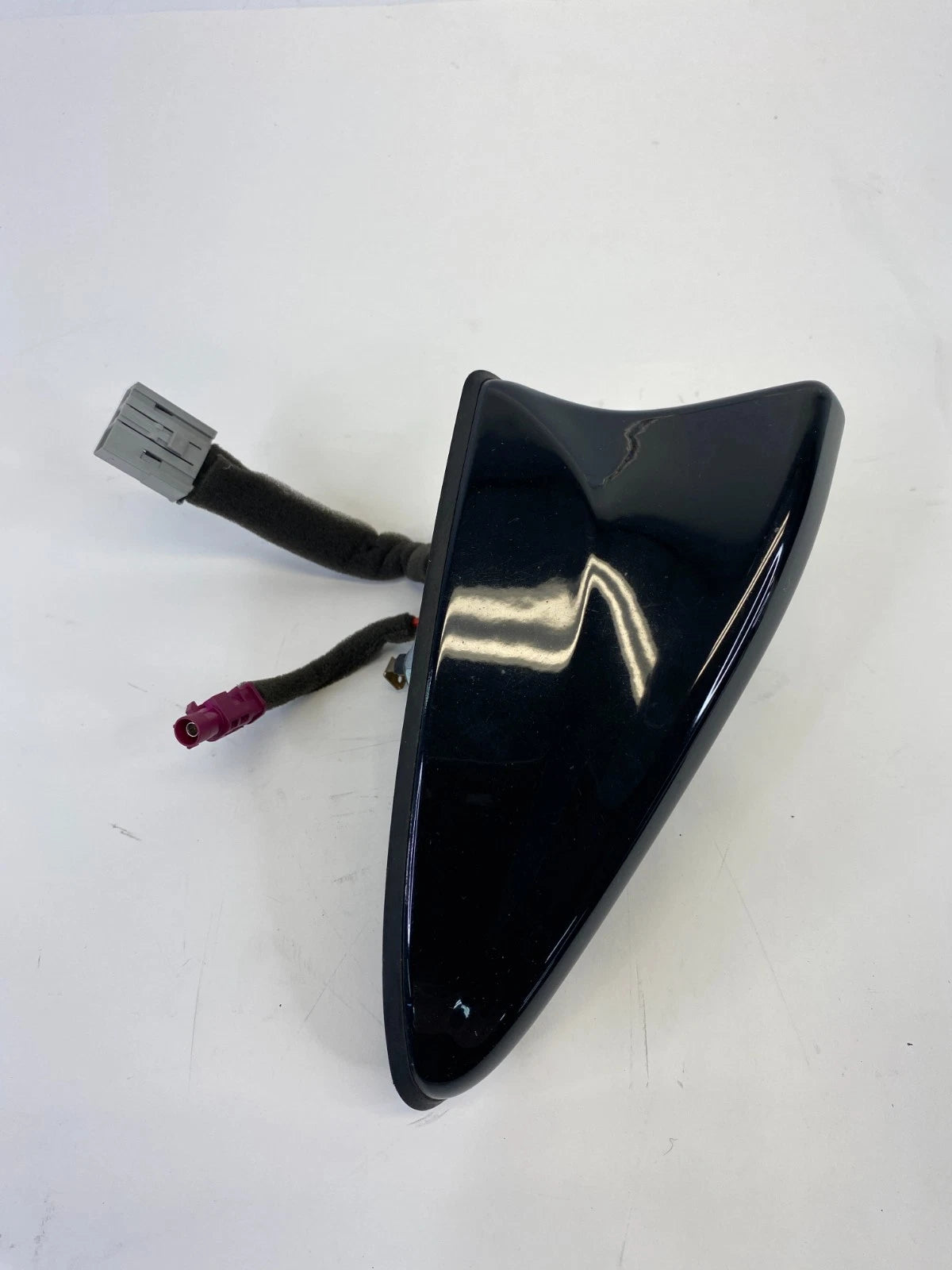 13-17 HYUNDAI ELANTRA GT ROOF MOUNT SHARK ANTENNA COMBINATION 96210-A5610-NKA