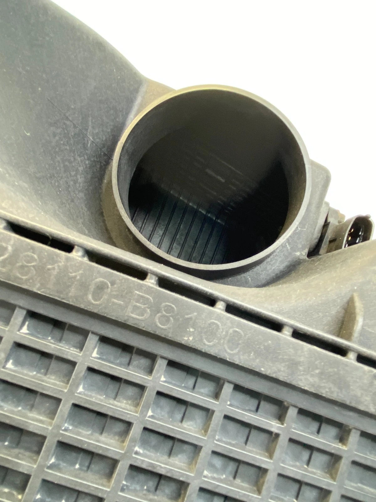14 15 KIA SORENTO 3.3L V6 ENGINE AIR CLEANER INTAKE FILTER HOUSING 28110B810 OEM