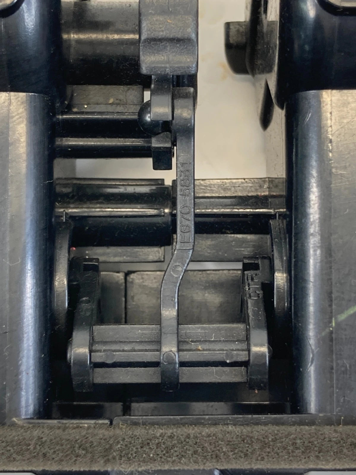 06-10 INFINITI M35 M45 REAR CENTER CONSOLE AC AIR VENT HEATER GRILLE 68794-JK10A