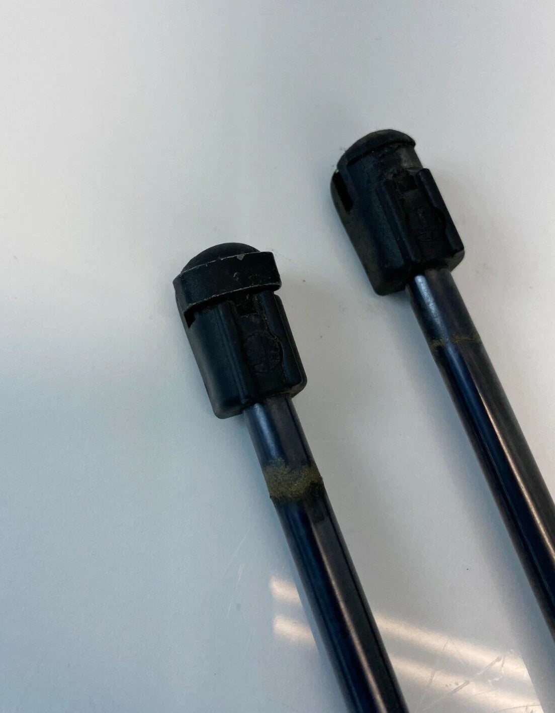 08-14 DODGE AVENGER SEDAN TRUNK HATCH LIFT SUPPORT CYLINDER SHOCK STRUT SET OEM