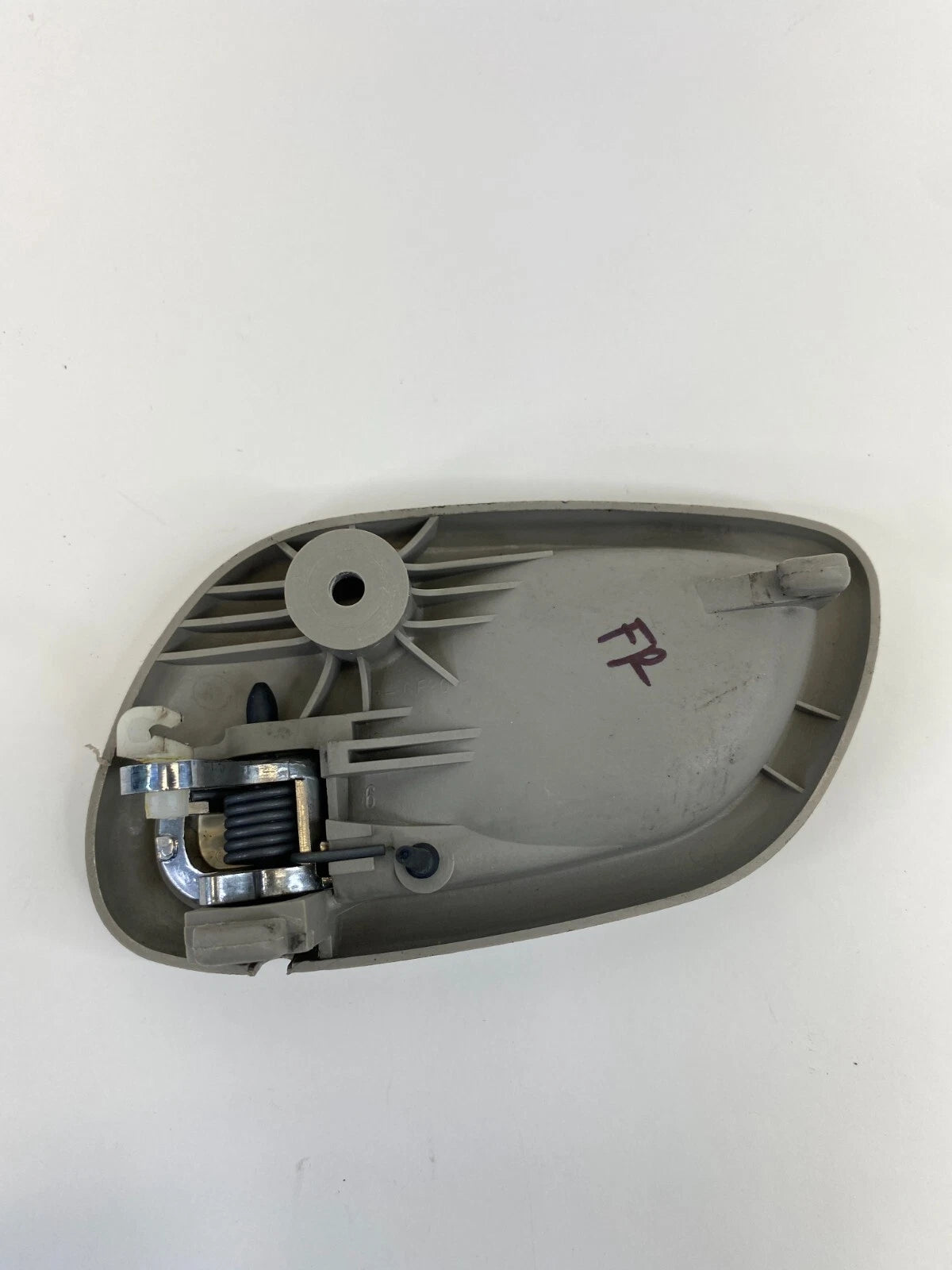 2003-2006 SUZUKI XL-7 FRONT RIGHT PASSENGER INTERIOR DOOR HANDLE OEM