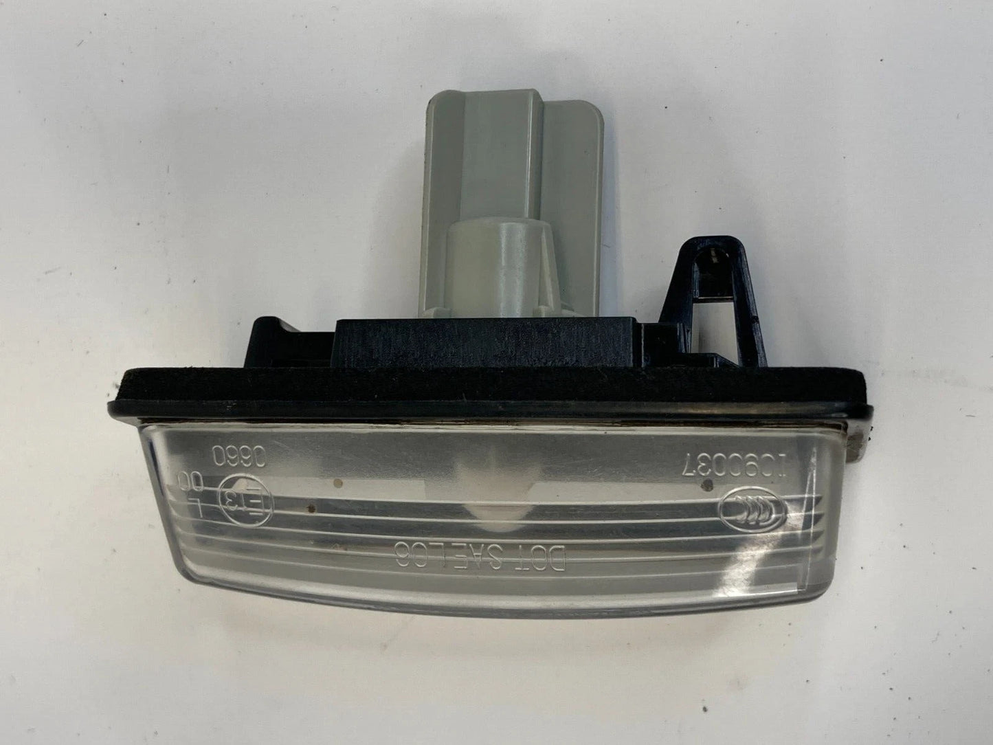 14-15 NISSAN ROGUE SELECTED LEFT OR RIGHT REAR TRUNK LICENSE PLATE LIGHT LAMP