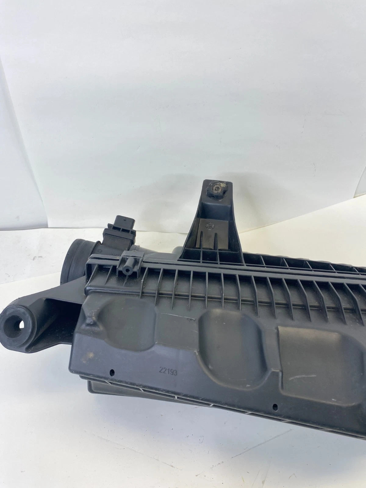 2007-2015 MINI COOPER 1.6L L4 M/T AIR INTAKE FILTER CLEANER BOX W / MAF SENSOR