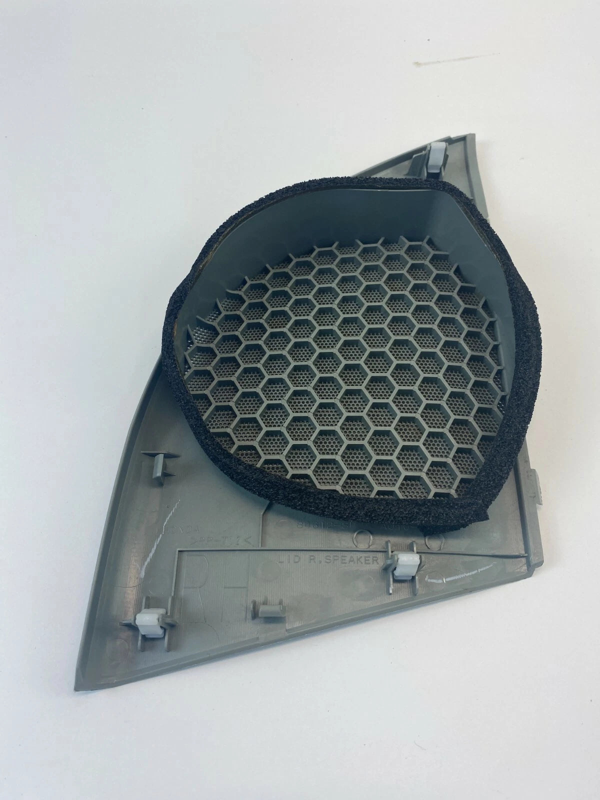 2005-2010 HONDA ODYSSEY REAR RIGHT SIDE SPEAKER GRILLE COVER 84612-SHJA-A010 OEM