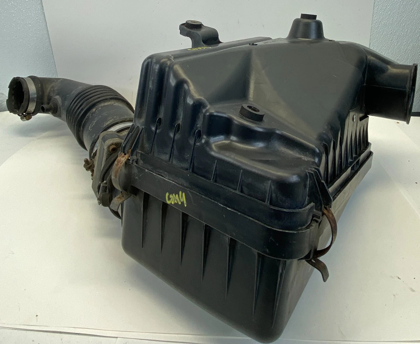 98-02 ISUZU TROOPER 3.5L AIR FILTER CLEANER BOX HOUSING INTAKE HOSE 897160669