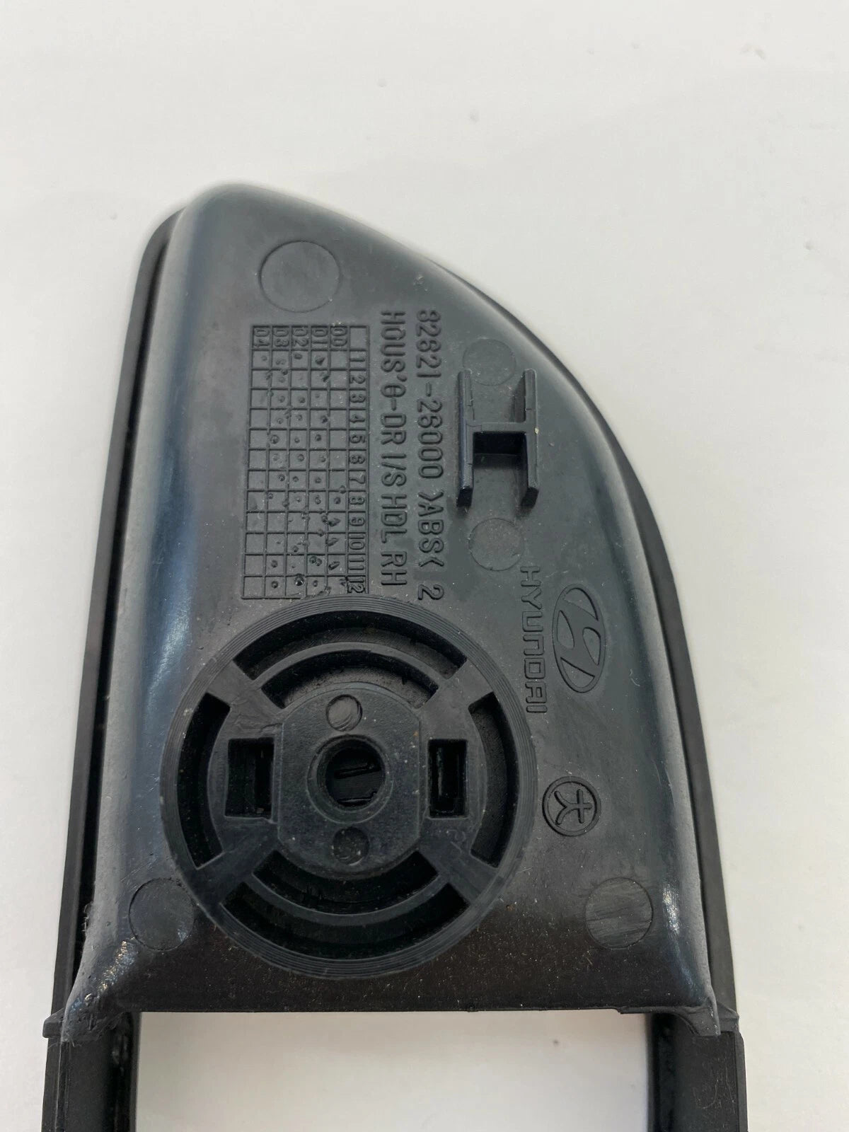 01-06 HYUNDAI SANTA FE FRONT RIGHT SIDE INNER DOOR HANDLE BEZEL TRIM 82621-26000