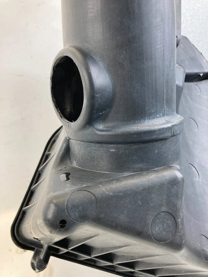 2012-2017 Chevrolet Traverse 3.6L A/T Air Intake Cleaner Box Assembly OEM