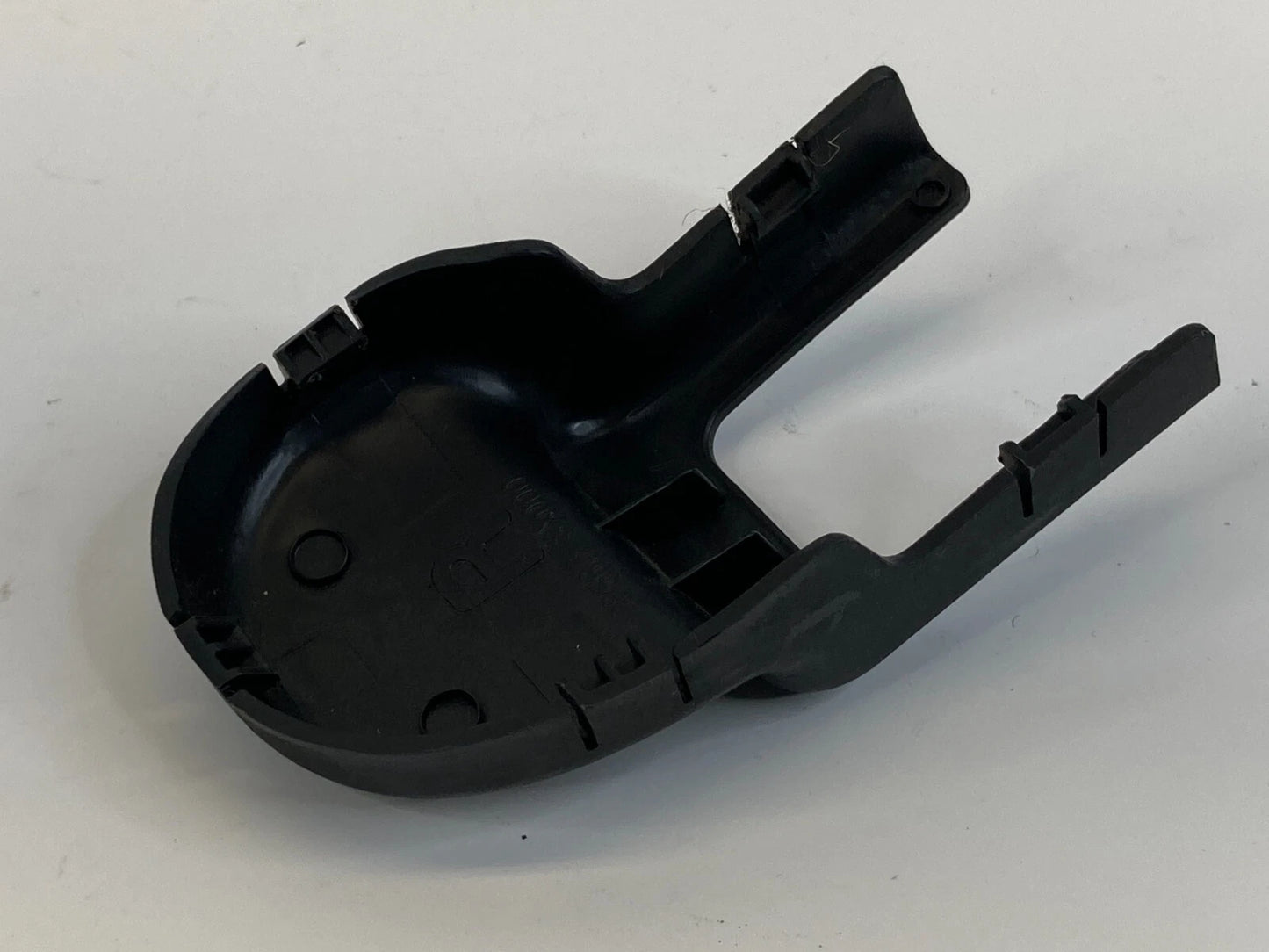 2011-2016 HYUNDAI ELANTRA FRONT RIGHT SEAT INNER TRACK END CAP COVER 88567-3X000
