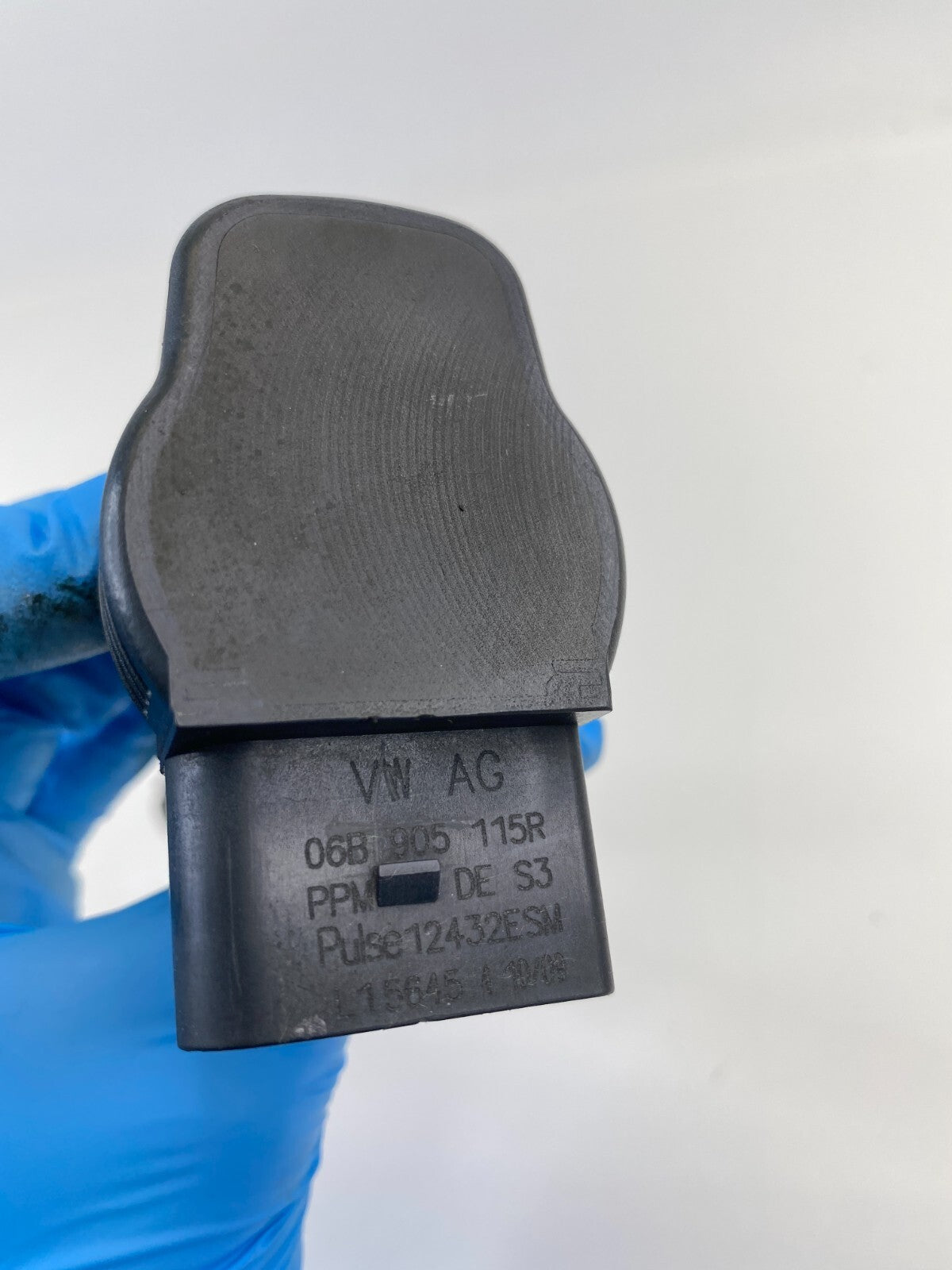 00-05 Volkswagen Passat 01-05 Jetta 1.8L L4 AT Ignition Coil Igniter 06B905115R